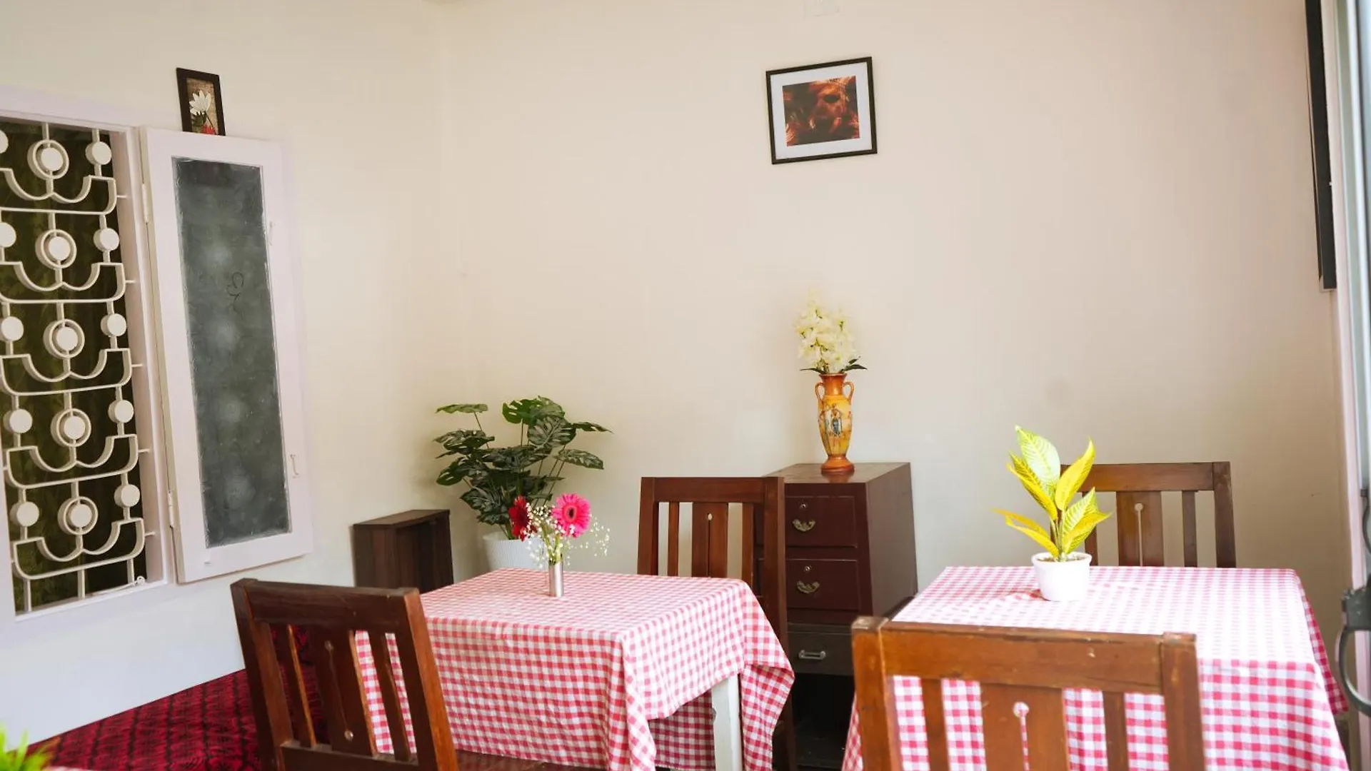 Mother Tree Inn Kochi 0*,  India